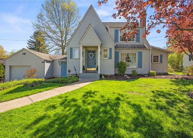 Property at 1118 Bon Air Dr, Sharon, PA 16146, 4 beds, 2.5 baths