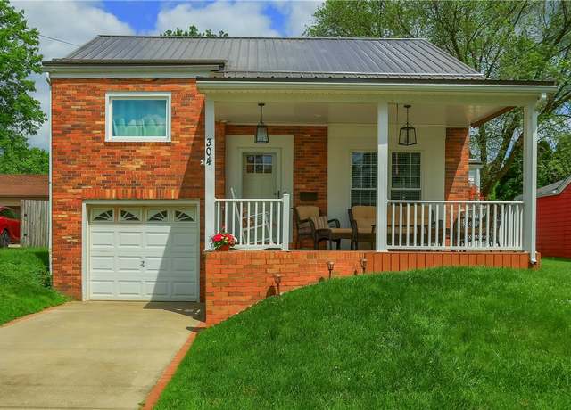 Property at 304 Petain St, Ellwood City - Law, PA 16117, 3 beds, 1.5 baths