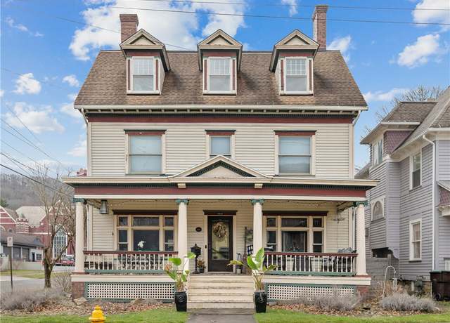 Property at 1101 Elk St, City Of Franklin, PA 16323, 6 beds, 3 baths