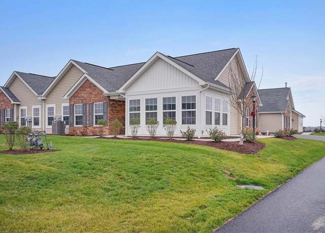 Property at 1112 Forest Oaks Dr, Center Twp - But, PA 16001, 2 beds, 2 baths