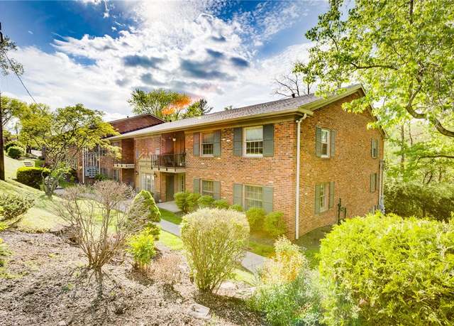 Property at 960 Chatham Park Dr Unit B, Scott Twp - Sal, PA 15216, 2 beds, 1.5 baths