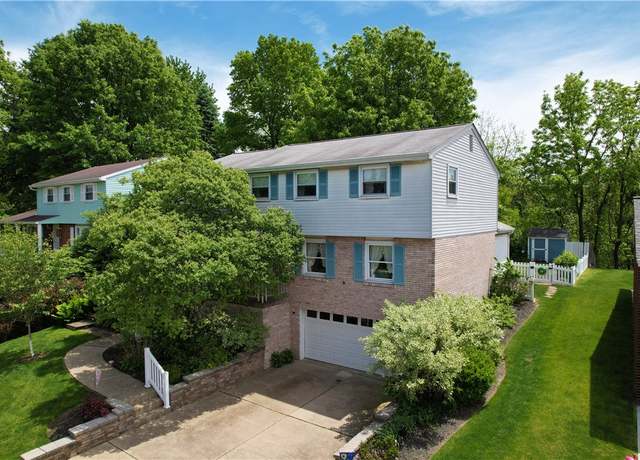 Property at 714 Twin Oak, Penn Hills, PA 15235, 4 beds, 3.5 baths