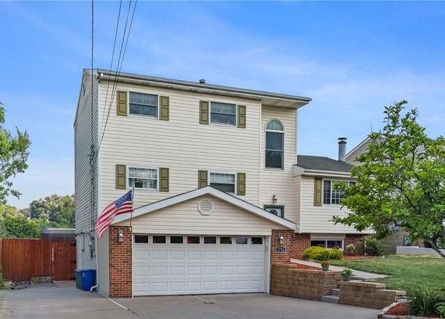 Property at 1726 Orchid St, Lincoln Place, PA 15207, 4 beds, 2.5 baths