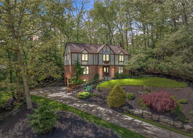 Property at 2290 Salem Dr, Franklin Park, PA 15237, 4 beds, 2.5 baths