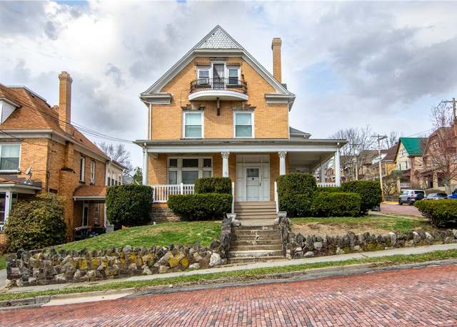 Property at 544 E Pearl St, City Of But Ne, PA 16001, 3 beds, 3.5 baths