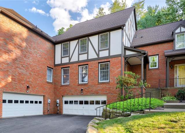 Property at 224 Thornberry Cir, Mt. Lebanon, PA 15234, 3 beds, 2.5 baths