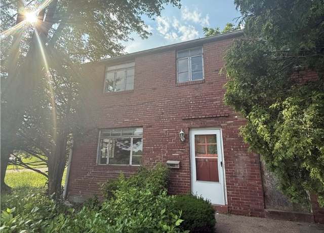 Property at 2701 Lincoln Ave, Clairton, PA 15025, 3 beds, 1 bath