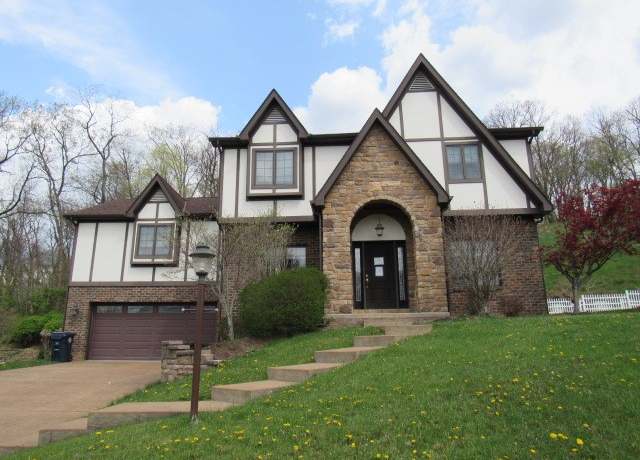 Property at 1015 Noble Pine Ct, Penn Twp - Wml, PA 15085, 4 beds, 2.5 baths