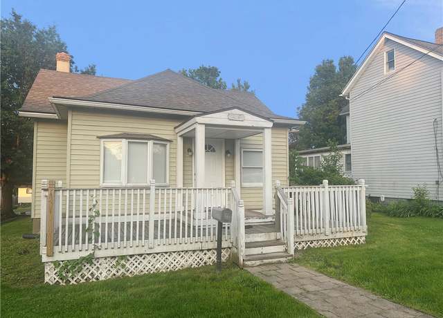 Property at 416 9th Ave, Patterson Heights, PA 15010, 3 beds, 2 baths