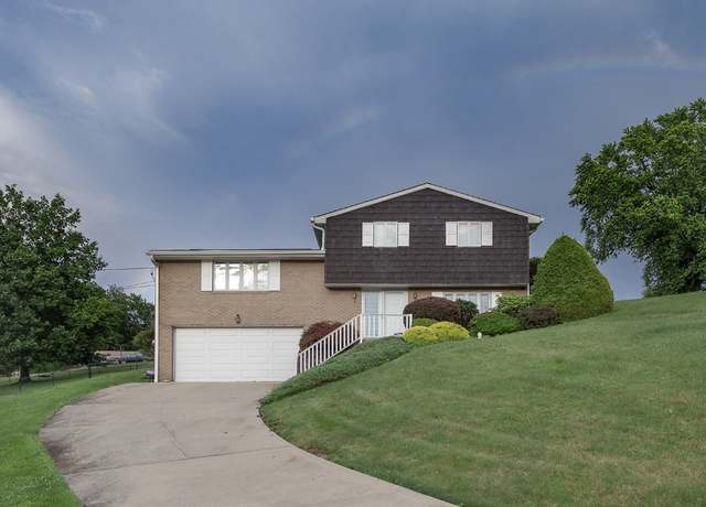 Property at 11 Crestwood Dr, Cecil, PA 15321, 3 beds, 2 baths