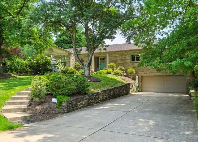 Property at 825 White Oak Cir, Mt. Lebanon, PA 15228, 4 beds, 3 baths