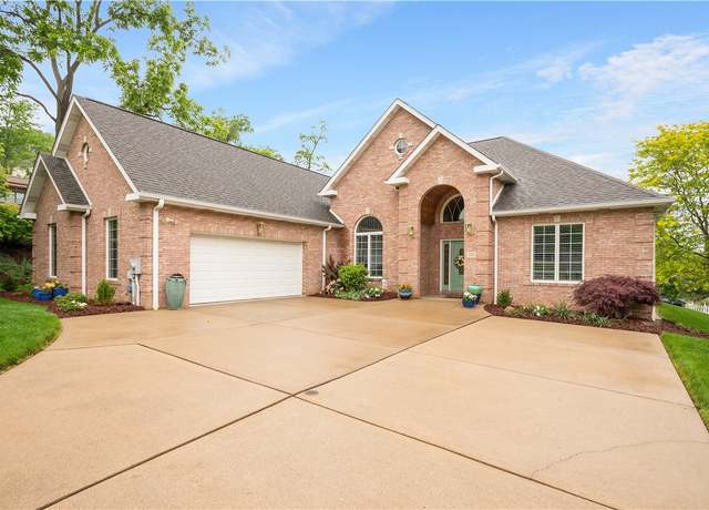 Property at 221 Red Oak Dr, Peters Twp, PA 15317, 4 beds, 3 baths