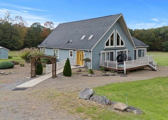 Property at 166 Ed Lees Ln, Rockland Twp, PA 16374, 3 beds, 2.5 baths
