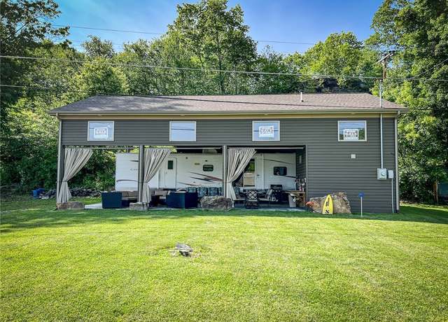 Property at 126 Dockside Ln, Brady's Bend Twp, PA 16028, 2 beds, 2 baths