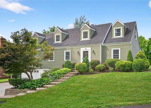 Property at 112 Oxford Pl, Upper St. Clair, PA 15241, 4 beds, 3 baths