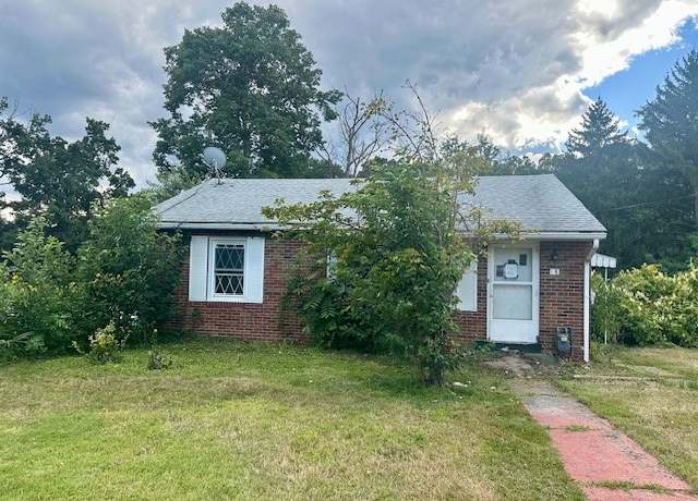 Property at 18 Longvue Cir, Economy, PA 15003, 2 beds, 1.5 baths