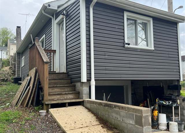 Property at 626 Forrest St Unit R, New Castle/4th, PA 16101, 2 beds, 1 bath