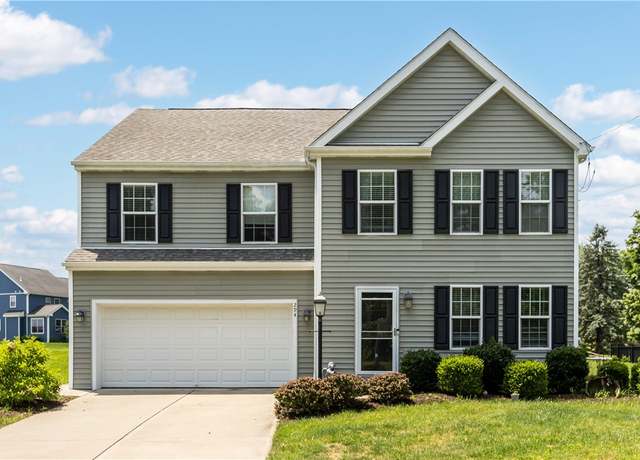 Property at 294 Connoquenessing Main St, Connoquenessing Boro, PA 16033, 4 beds, 2.5 baths