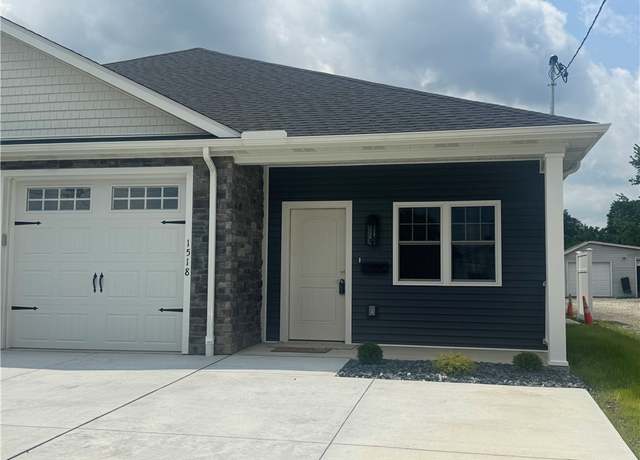 Property at 1518 Marshall Rd, Monaca, PA 15061, 2 beds, 2 baths