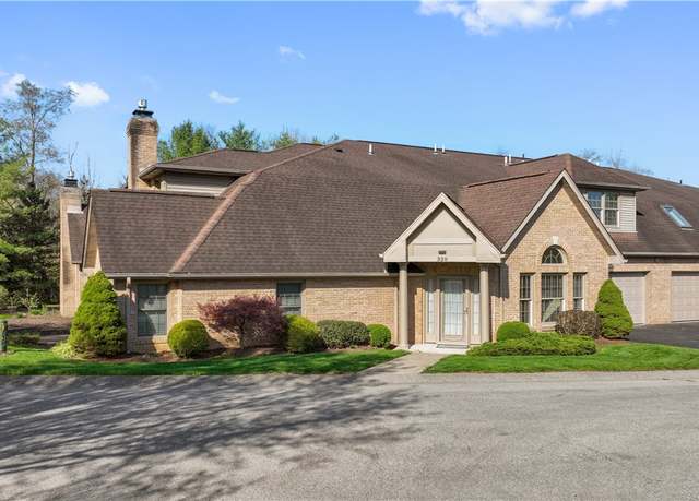 Property at 320 Village Green Dr, Peters Twp, PA 15317, 3 beds, 2.5 baths