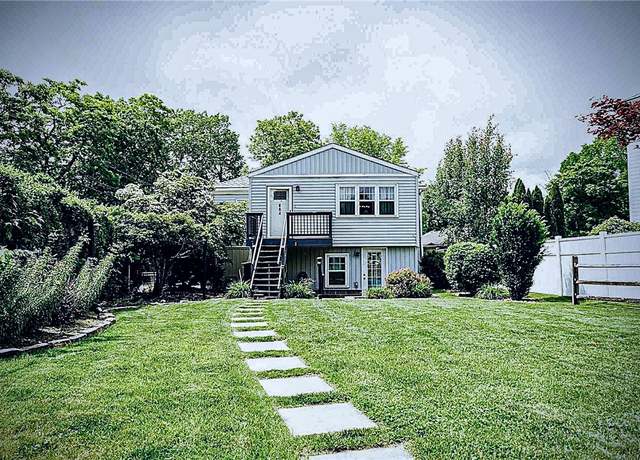 Property at 684 Elizabeth St, Bridgeville, PA 15017, 3 beds, 2 baths
