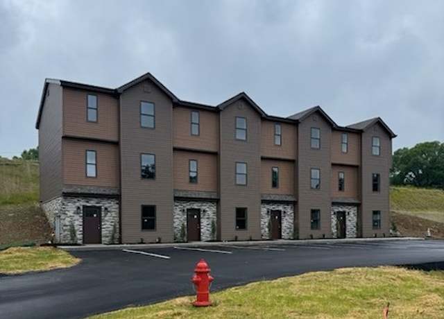 Property at 3273 Brodhead Rd Unit D, Center Twp - Bea, PA 15001, 3 beds, 3.5 baths