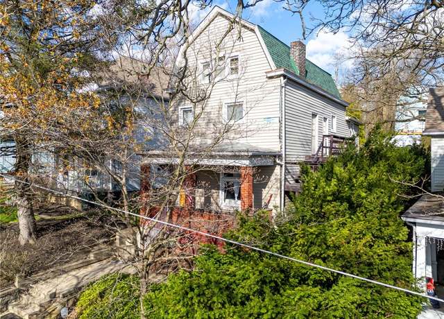 Property at 206 7th St, Oakmont, PA 15139, 4 beds, 3.5 baths