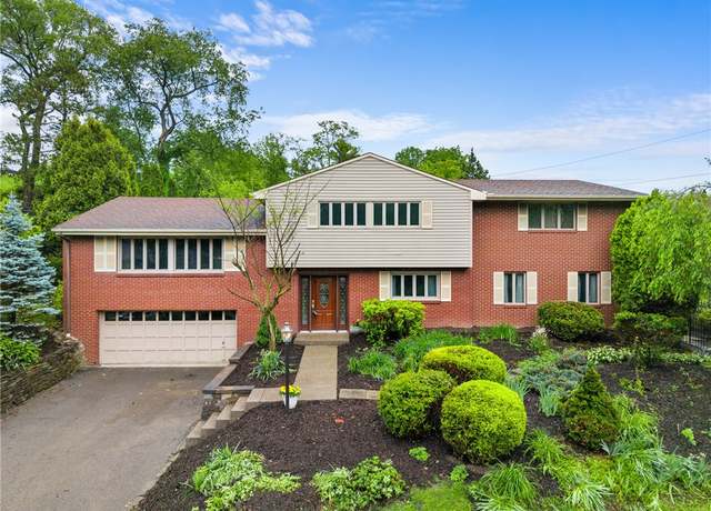 Property at 2525 Chapelwood Dr, Upper St. Clair, PA 15241, 4 beds, 2.5 baths