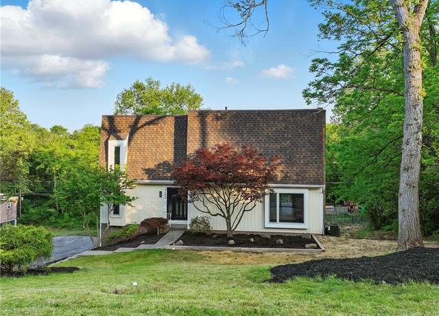 Property at 2652 Lindenwood Dr, Upper St. Clair, PA 15241, 4 beds, 2.5 baths