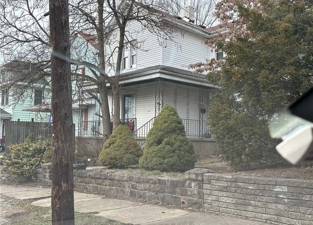 Property at 109 Evans St, Uniontown, PA 15401, 3 beds, 1.5 baths