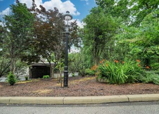 Property at 90 E Woodland Rd, Shadyside, PA 15232, 3 beds, 3.5 baths