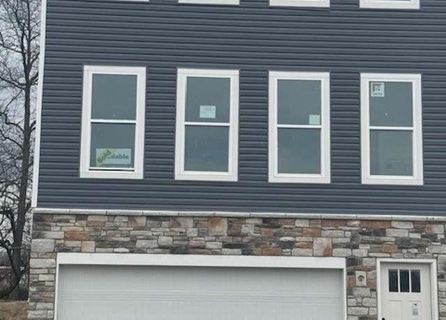 Property at 676 Olivia St, Collier Twp, PA 15205, 3 beds, 2.5 baths