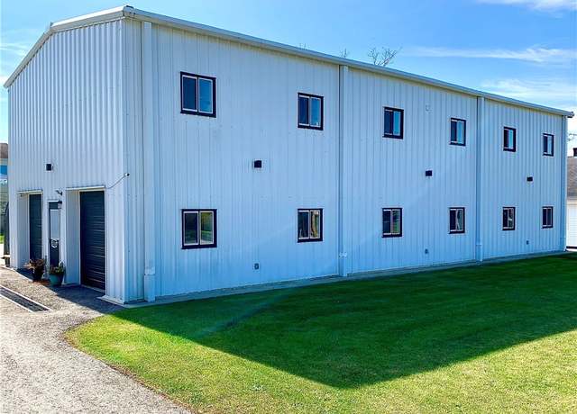 Property at 814 Curry Rd, Sutersville, PA 15083, 5 beds, 2 baths