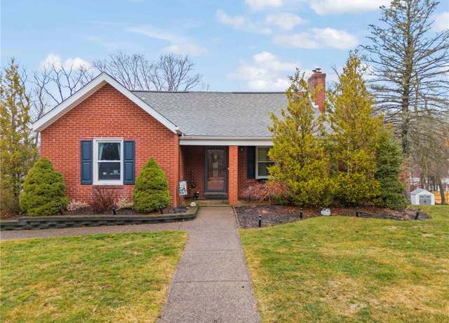 Property at 208 Grandview Dr, Peters Twp, PA 15317, 3 beds, 3 baths