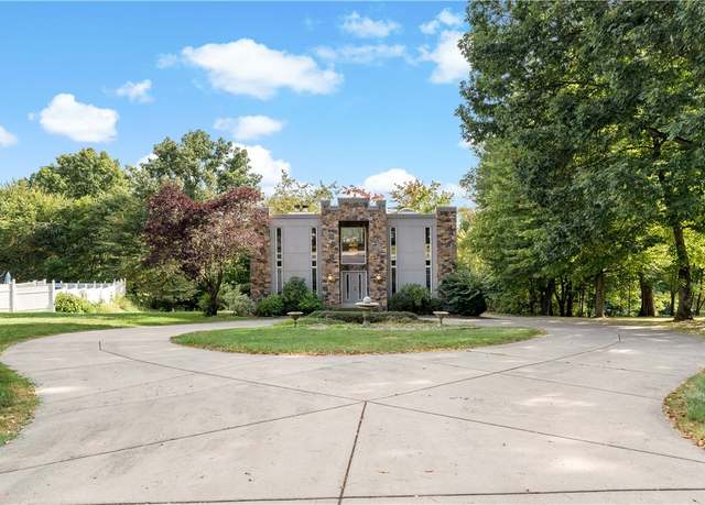 Property at 144 Creston Ave, Ellwood City - Law, PA 16117, 4 beds, 3.5 baths