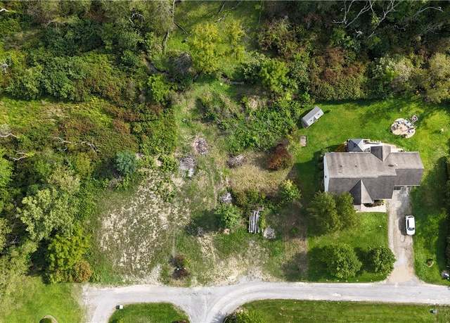 Property at 26 Holiday Dr, Cranberry Twp, PA 16066