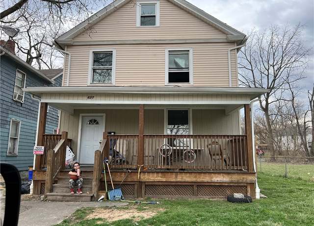 Property at 627 Raymond St, New Castle/4th, PA 16101, 3 beds, 1.5 baths