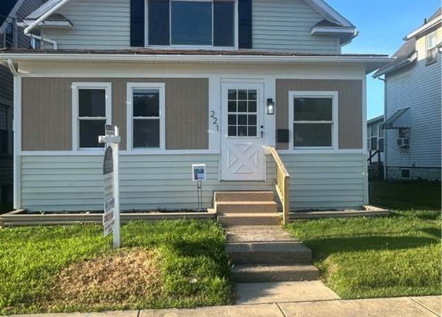 Property at 221 Line Ave, Ellwood City - Law, PA 16117, 3 beds, 1.5 baths