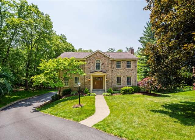 Property at 511 Clubview Dr, Peters Twp, PA 15317, 4 beds, 3 baths