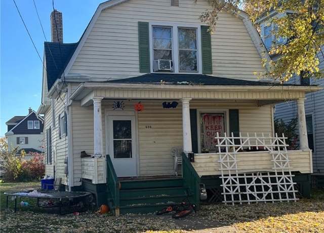 Property at 938 Adams St, New Castle/4th, PA 16101, 3 beds, 1 bath