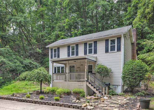 Property at 840 Robb Hollow Rd, Mt. Lebanon, PA 15243, 3 beds, 1.5 baths