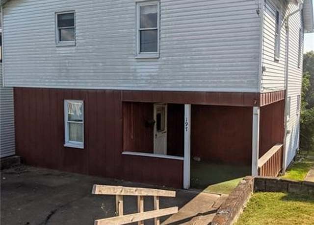Property at 197 N Liberty St, Waynsbrg/frankln Twp, PA 15370, 3 beds, 1 bath
