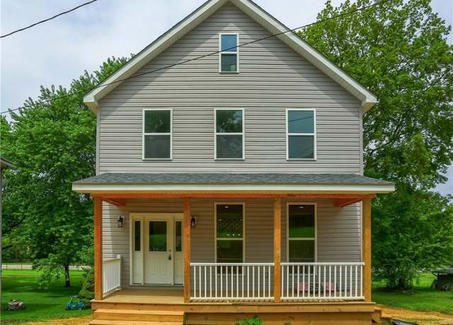 Property at 130 Center Ave, Burgettstown Boro, PA 15021, 3 beds, 2.5 baths