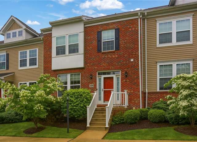 Property at 309 Trafalgar Sq, Cranberry Twp, PA 16066, 3 beds, 2.5 baths