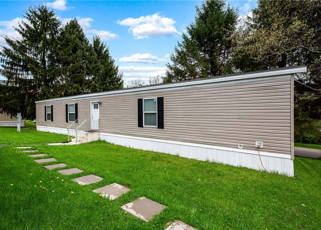 Property at 215 Baxter Ln, Center Twp - But, PA 16001, 3 beds, 2.5 baths