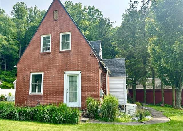 Property at 150 Lick Hollow Rd, South Union Twp, PA 15445, 2 beds, 1.5 baths