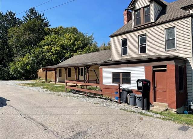 Property at 9 Gratz St, Hempfield Twp - Wml, PA 15675, 4 beds, 3 baths