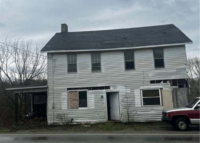 Property at 3117 W Crawford Ave, Dunbar, PA 15425, 4 beds, 1 bath