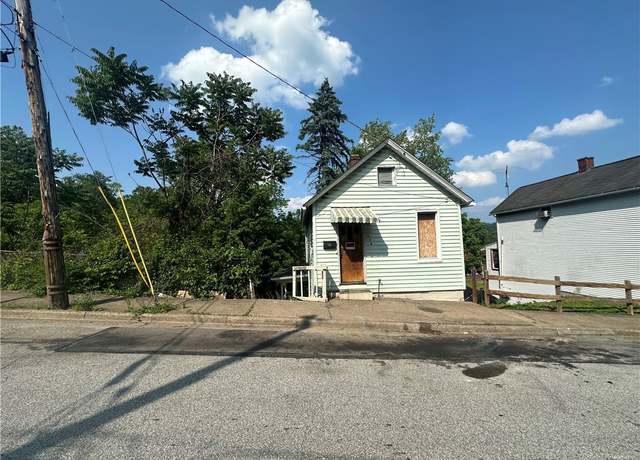 Property at 228 Walnut St, Donora, PA 15033, 2 beds, 1 bath