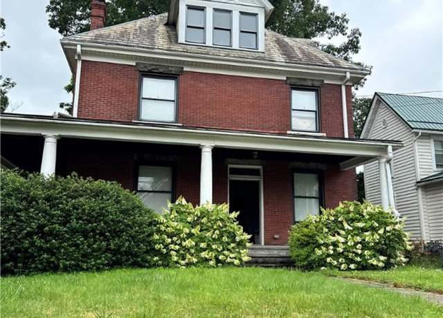 Property at 409 Beaver St, Mars Boro, PA 16046, 5 beds, 1.5 baths